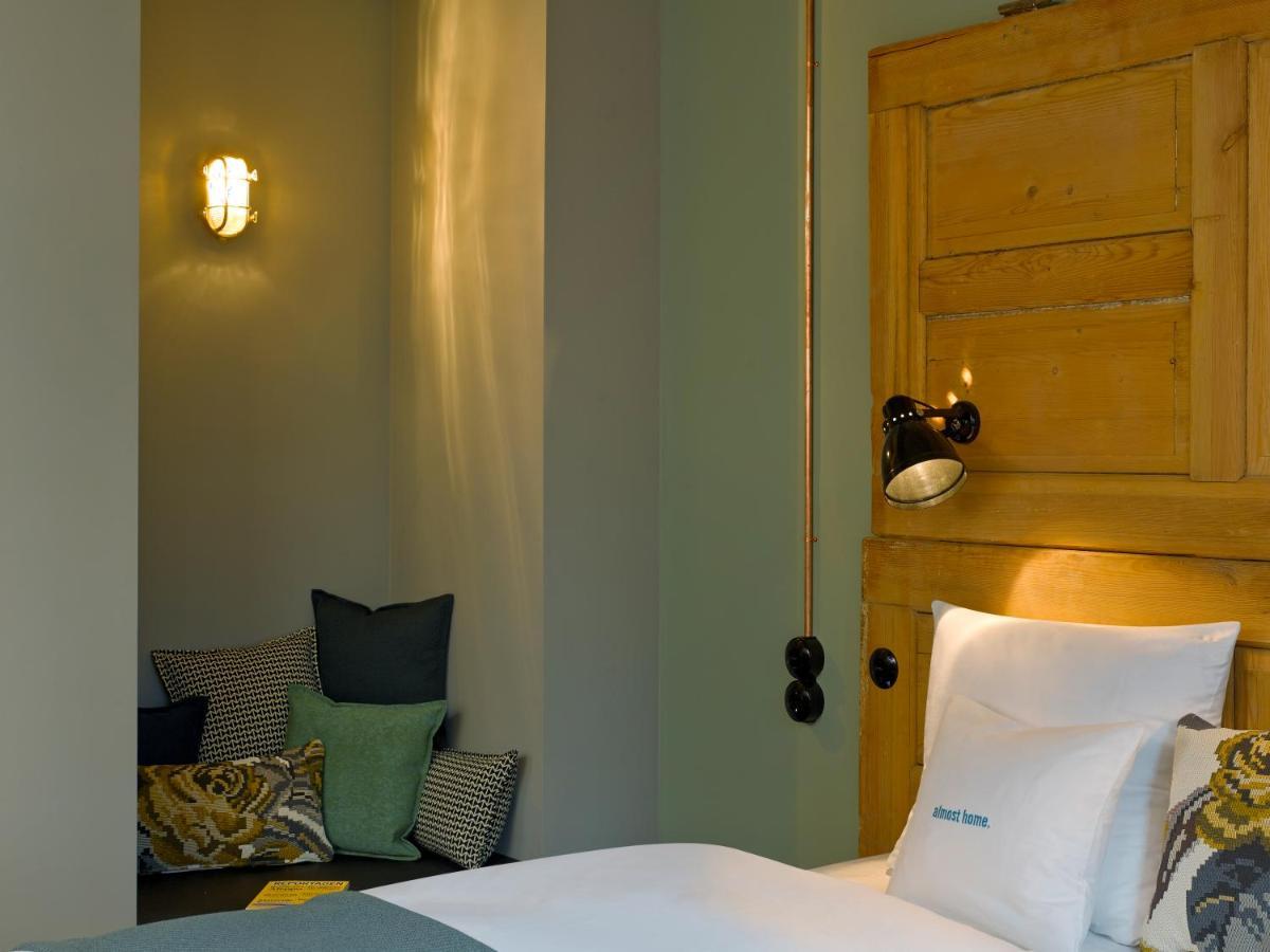 25Hours Hotel Altes Hafenamt Hamburg Exterior foto