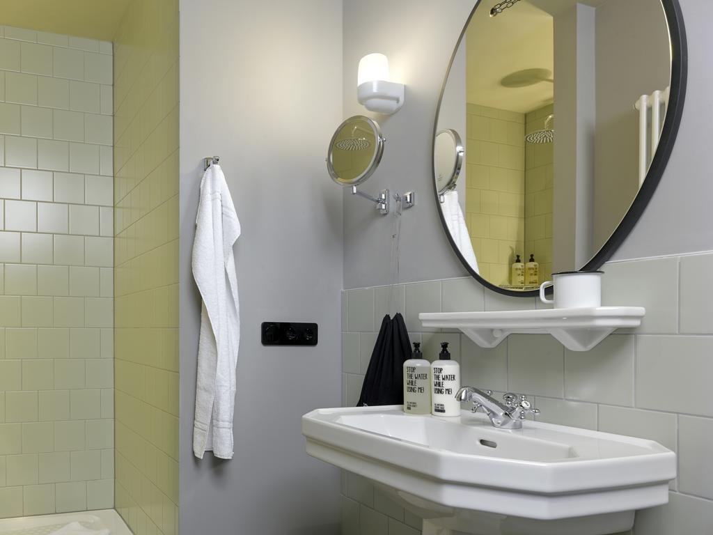 25Hours Hotel Altes Hafenamt Hamburg Exterior foto